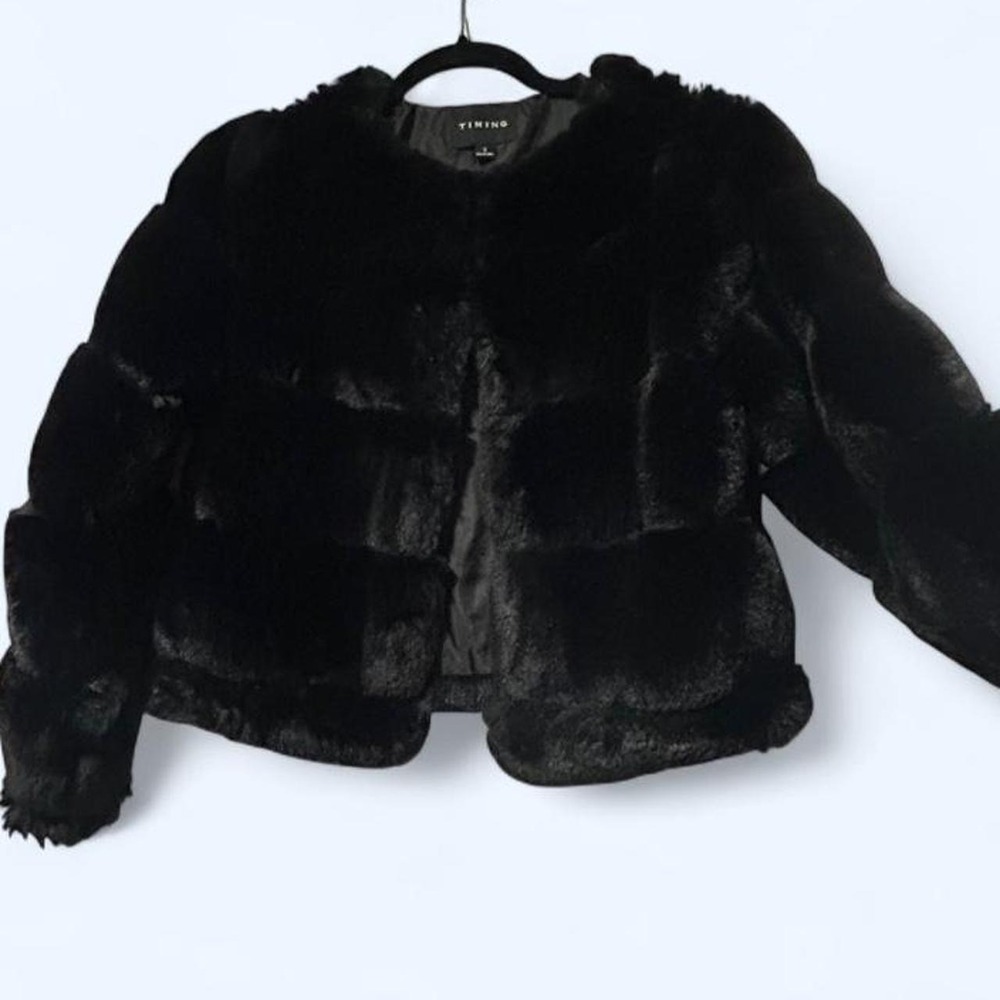 Chic Glam Goth Faux Fur Black jacket in size S Puffer style w bubble silhouette